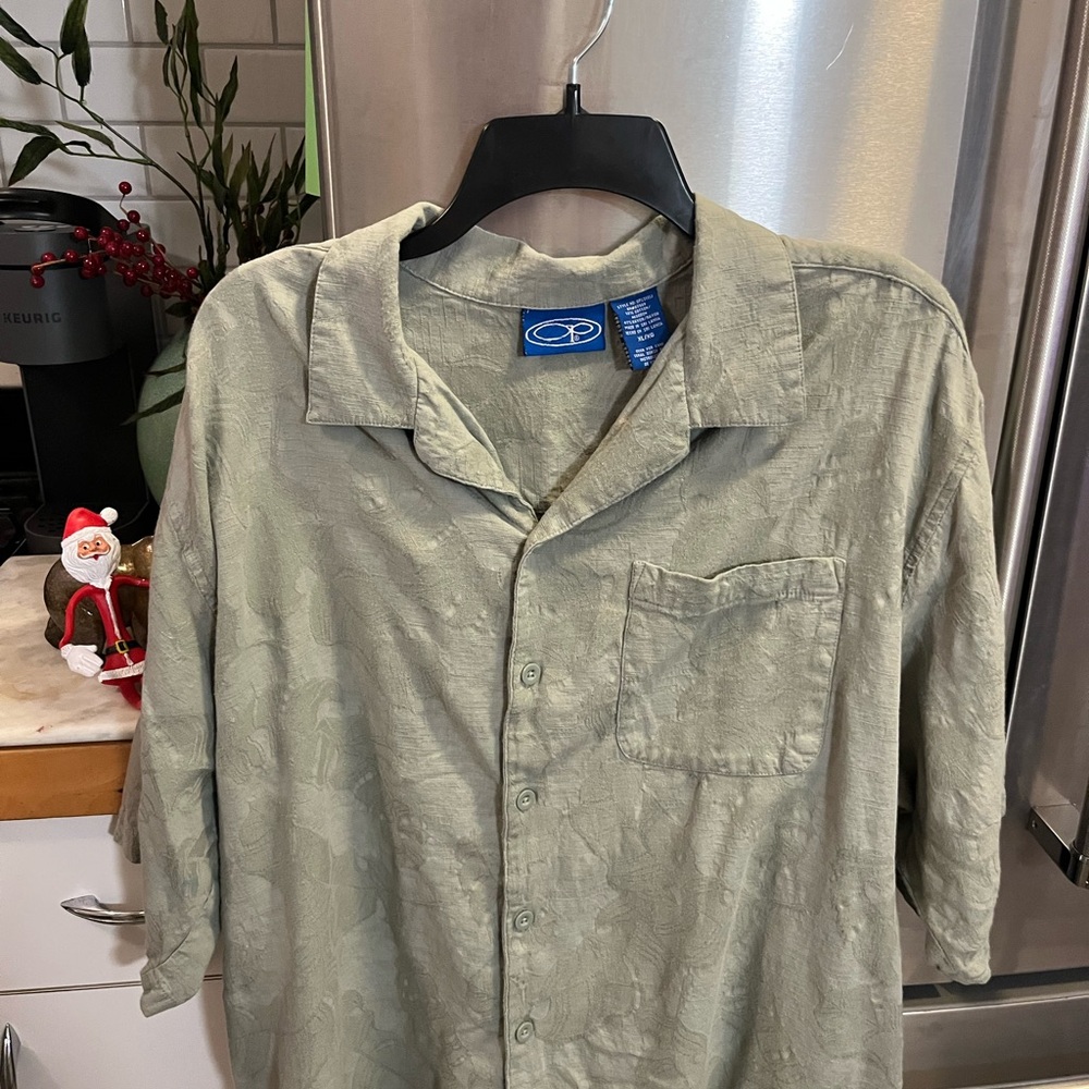 Old School Vintage Ocean Pacific‎ Men’s Size XL.  Just a hint of pattern palms